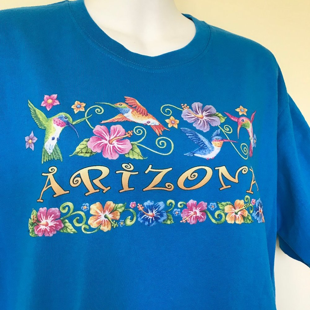Arizona Bright Blue T-Shirt Colorful Hummingbird Flower Print Vintage Air Waves